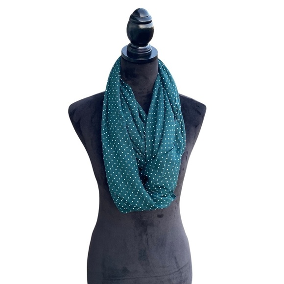 Loft Outlet Ladies Green And White Polka Dot Infinity Scarf cozy boho - Picture 8 of 13